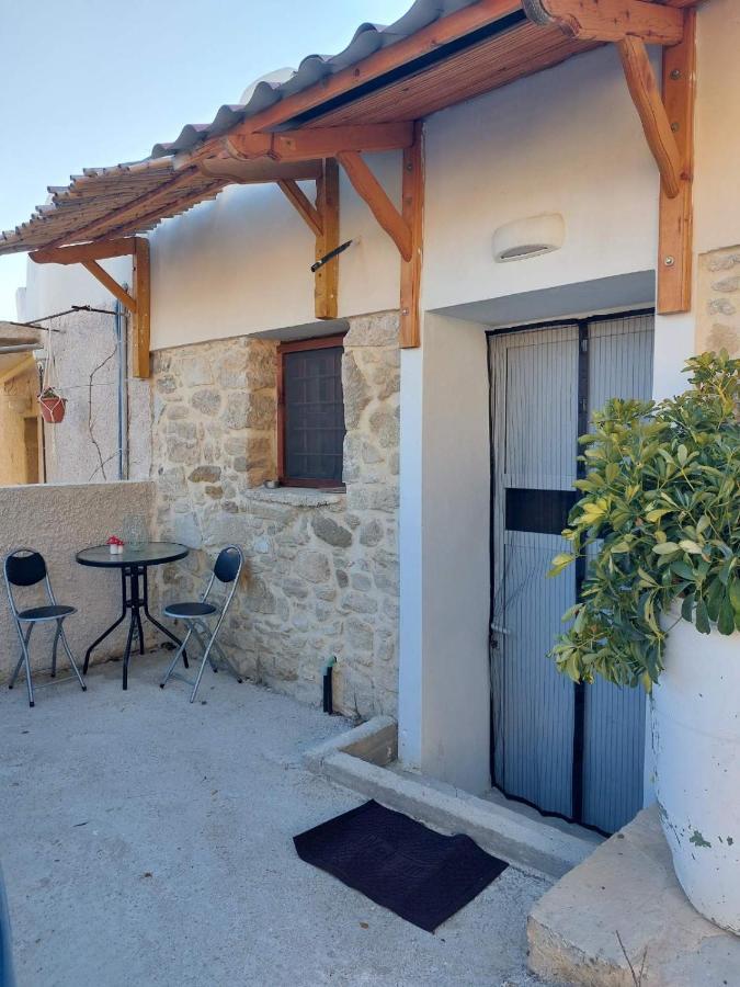 Papas Apartments Moírai Екстериор снимка